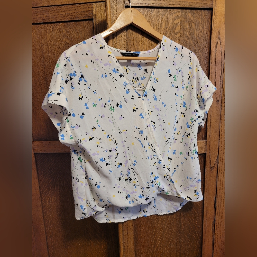 Banana Republic White and Blue Skorts with Artistic Design